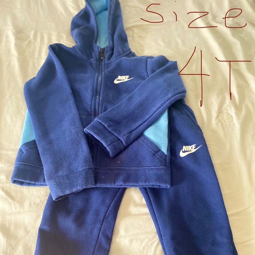 Boys Nike Jogger set.
